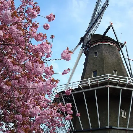 Botel Houseboat Under The Mill